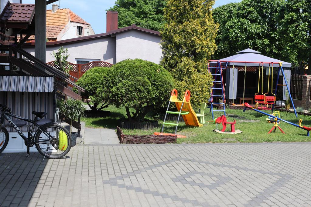 Dom Wczasowy Dorja Jastarnia Exterior foto